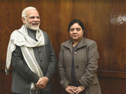 Green Earth Productions : Manasi with Prime Minister Shri Modi Ji - Click to Enlarge