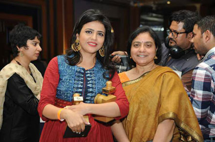 Green Earth Productions : Manasi with Smt. Sweta Singh, eminent Anchor Aaj Tak - Click to Enlarge